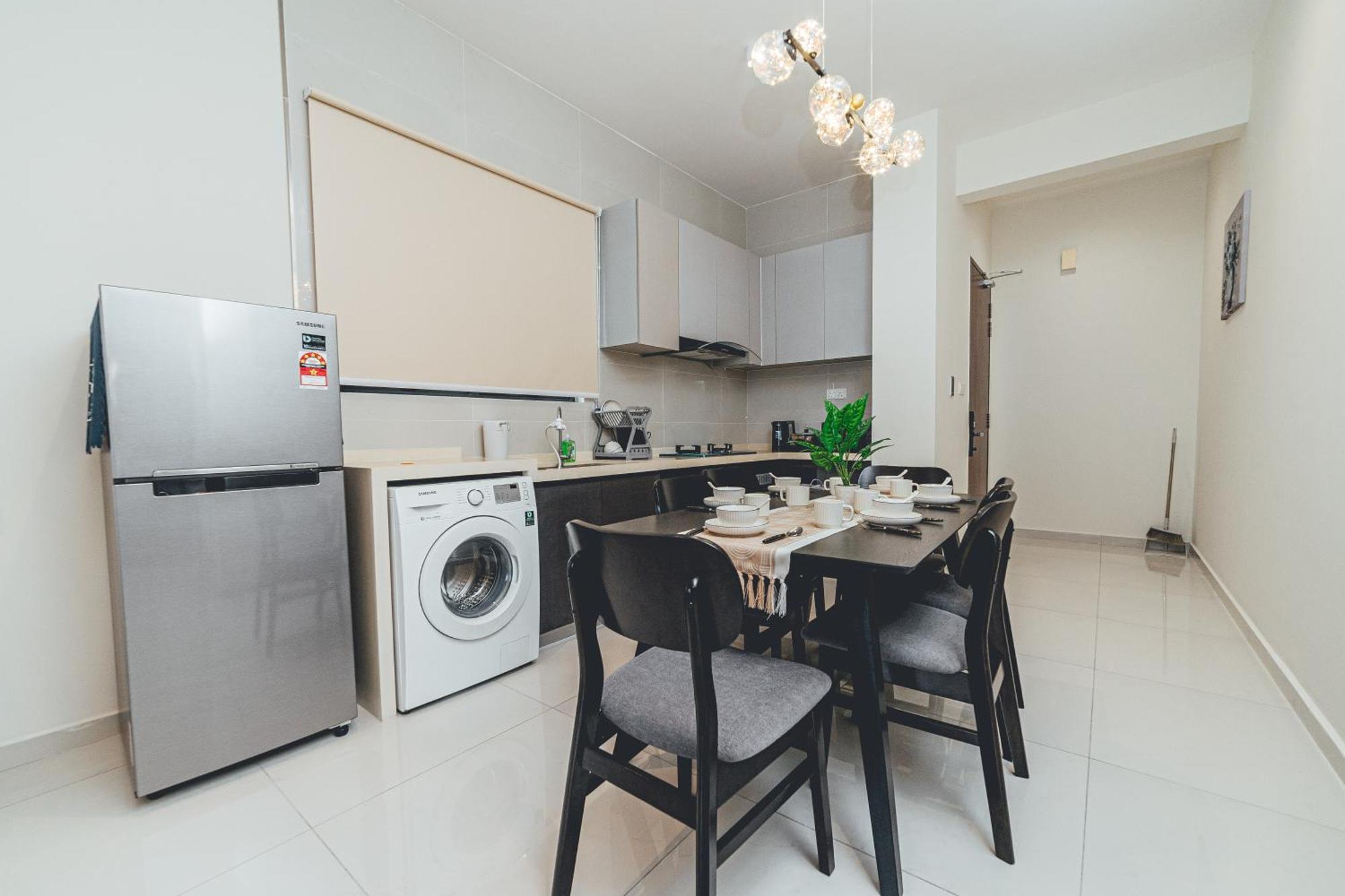 Danga Bay Harmony Hideout 3br 8pax Balcony Seaview By Our Apartment Johor Bahru