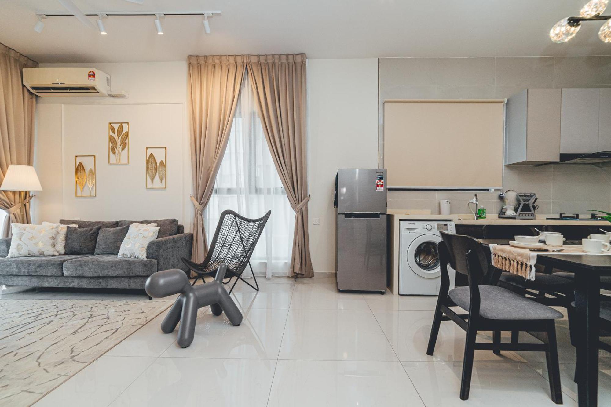 Danga Bay Harmony Hideout 3br 8pax Balcony Seaview By Our *