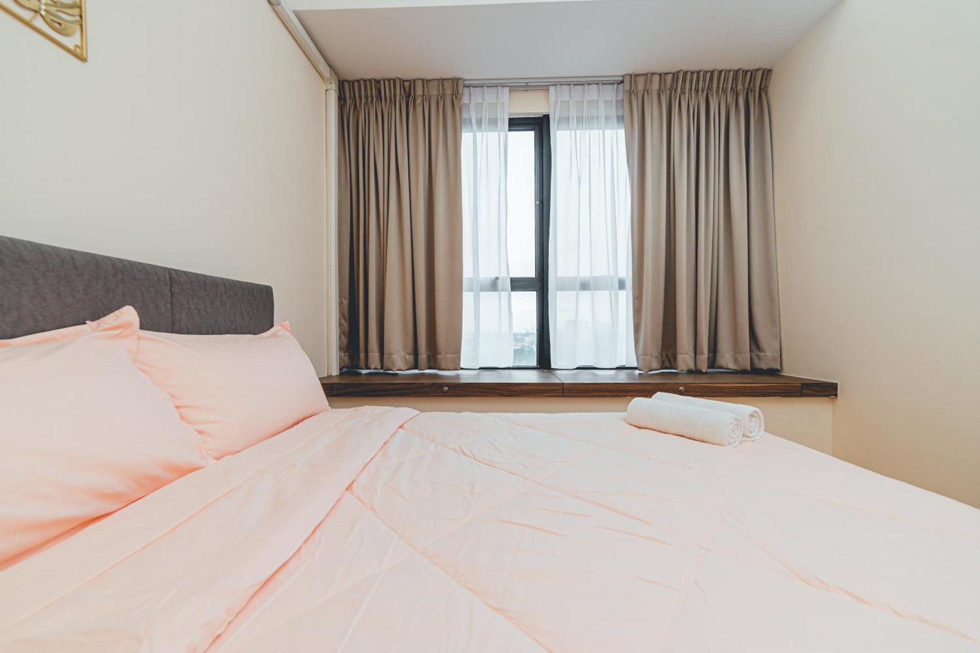 Danga Bay Harmony Hideout 3br 8pax Balcony Seaview By Our * Johor Bahru