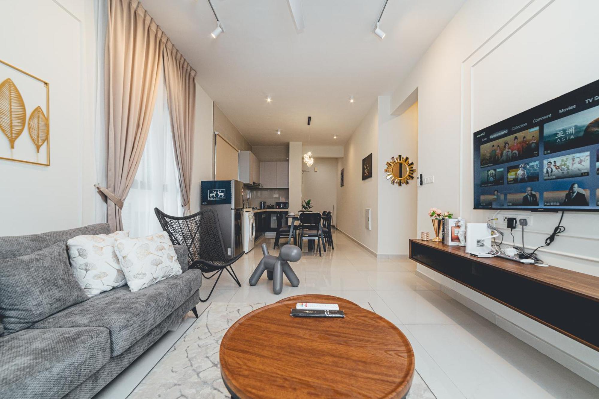Danga Bay Harmony Hideout 3br 8pax Balcony Seaview By Our Apartment