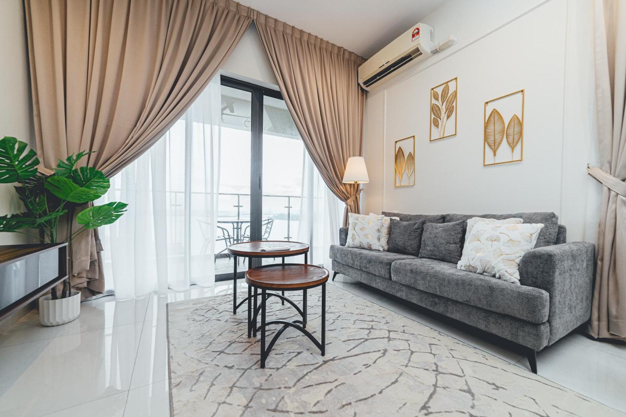 Danga Bay Harmony Hideout 3br 8pax Balcony Seaview By Our Apartment *